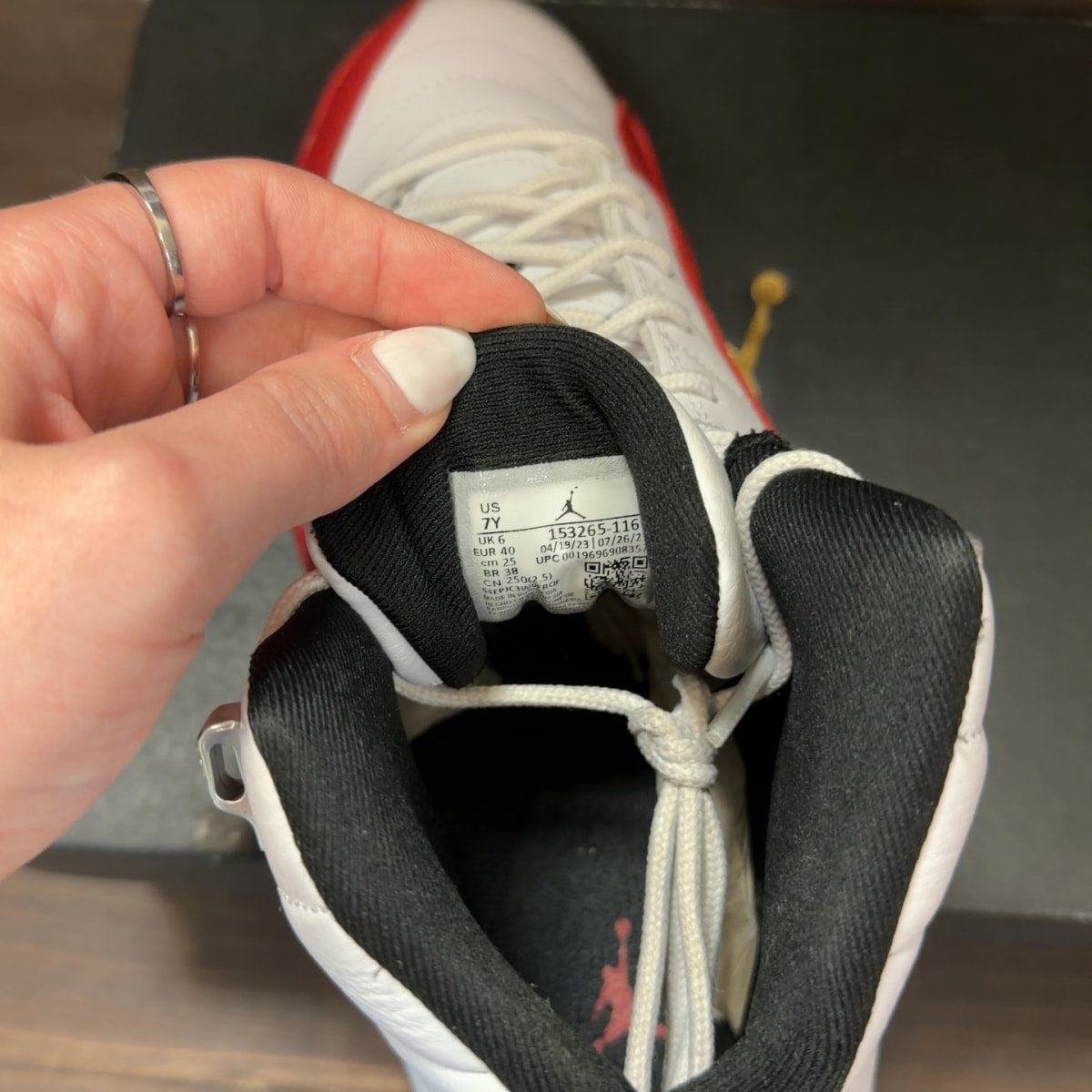 Jordan 12 Retro Cherry (2023) (GS) Size 7Y (Pre-Owned) - aux