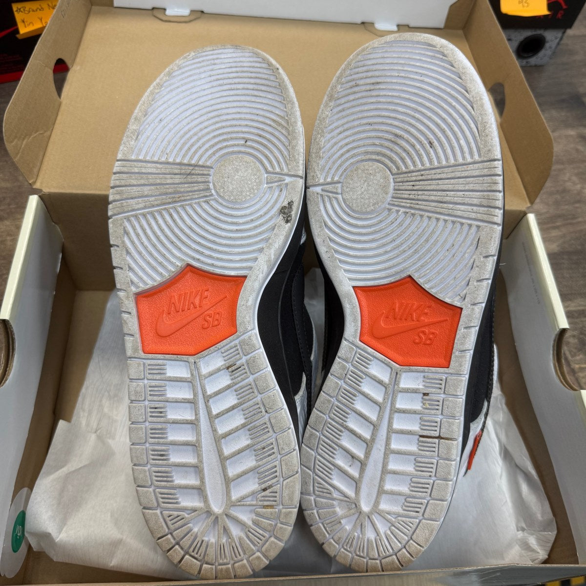 Nike SB Dunk Low TIGHTBOOTH - Image 3