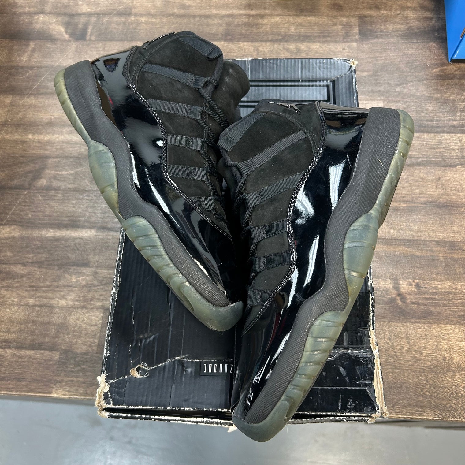 Cap and Gown Jordan 11 Retro (USED)