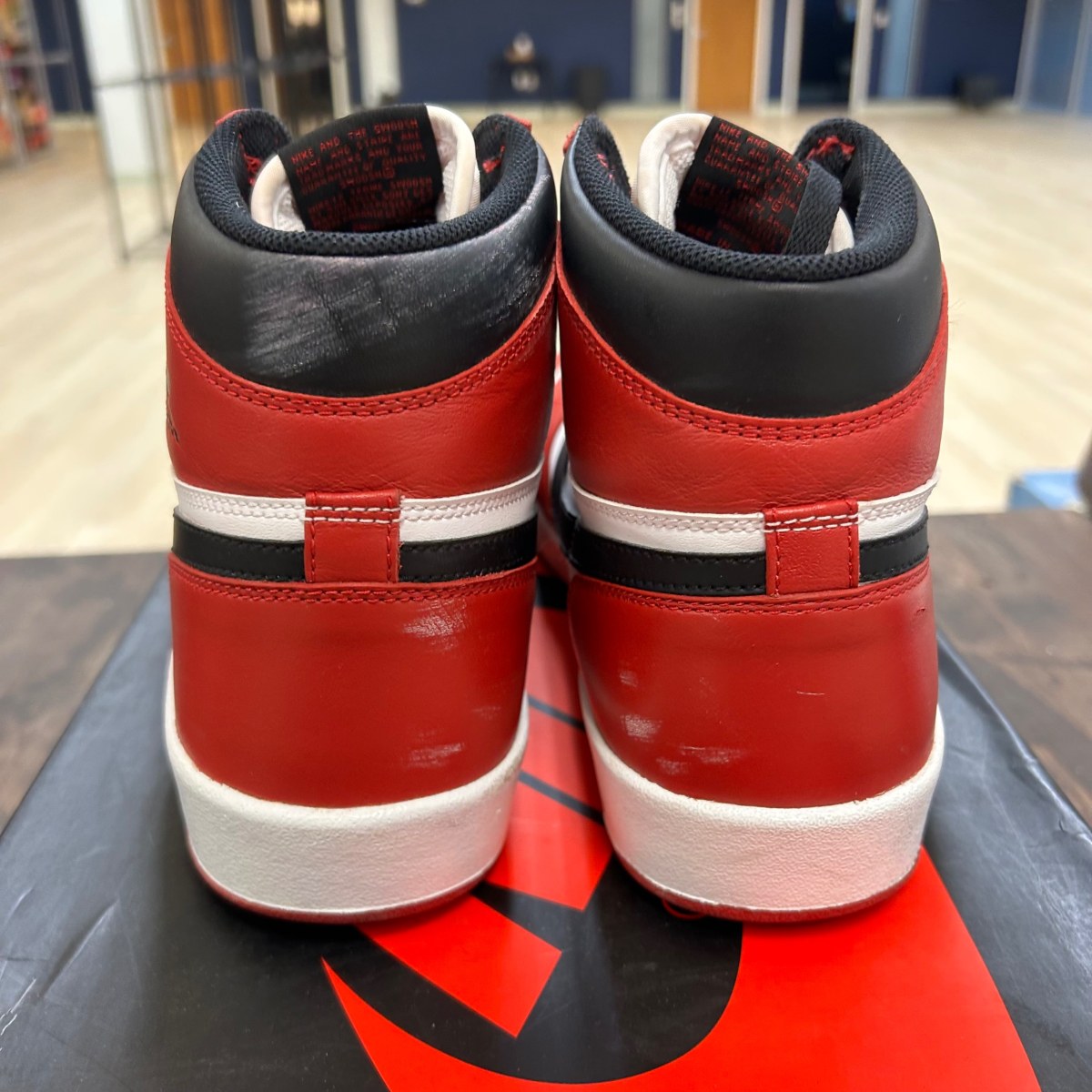 Jordan 1.5 Retro Chicago (2015) Size 11 (Pre-Owned)