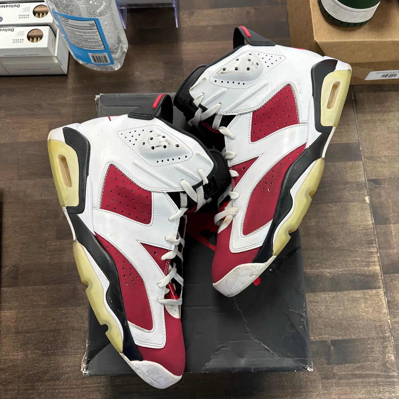 Carmine Jordan 6 Retro (USED)