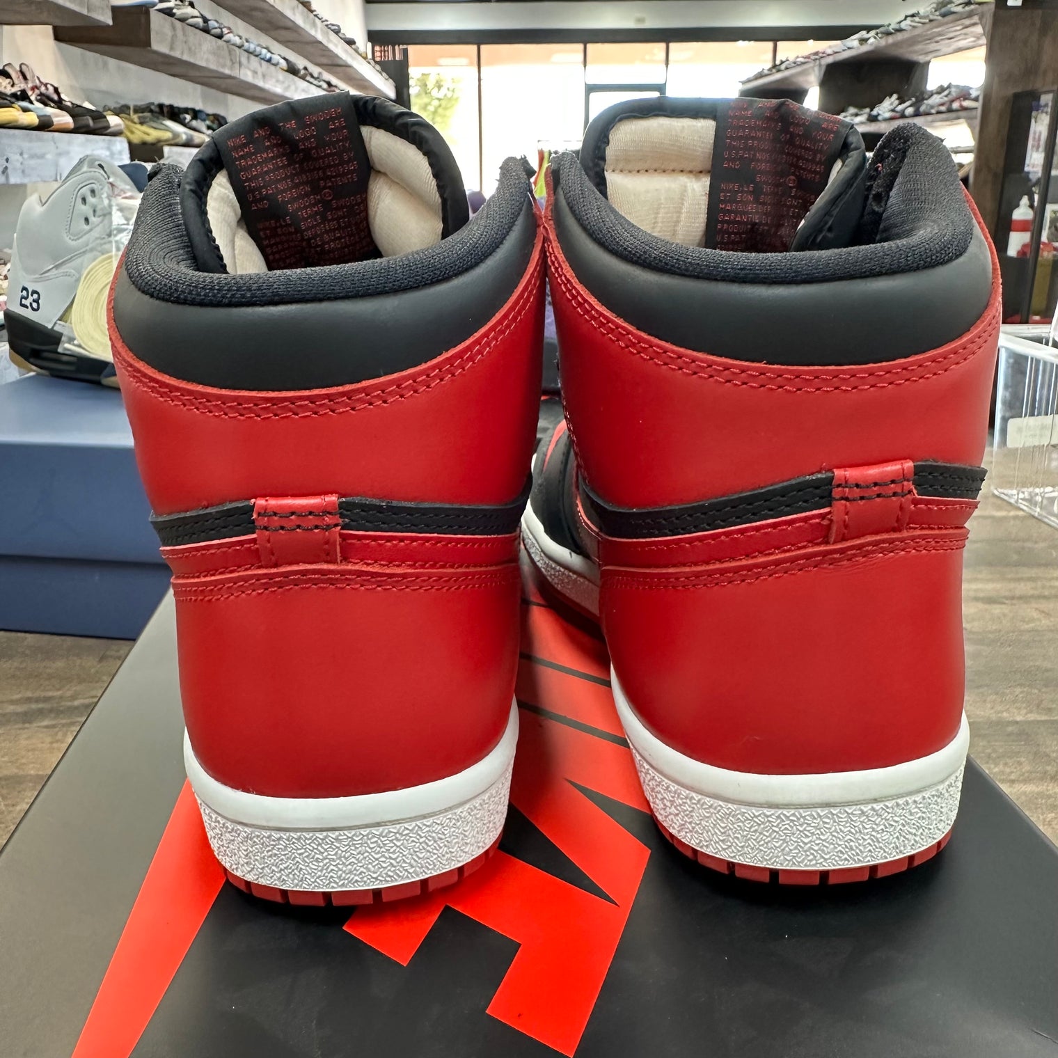 Bred Jordan 1 High 85 (2025) (USED)