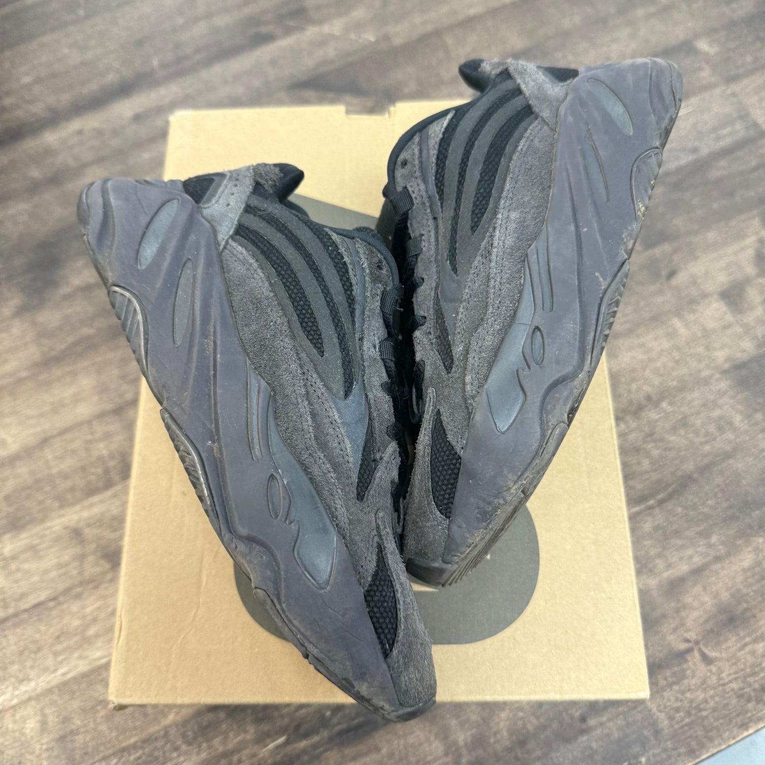 Yeezy 700 V2 Vanta (USED)