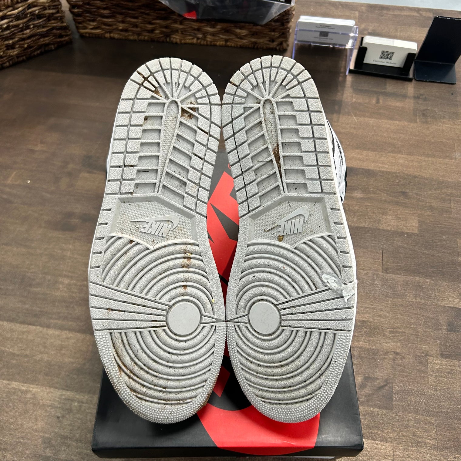 Bleached Coral Jordan 1 Retro High OG (USED)