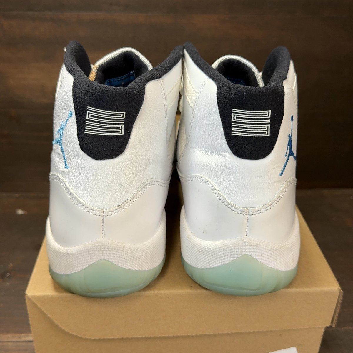 Jordan 11 Retro Legend Blue (2014) Size 11 (Pre-Owned) - aux