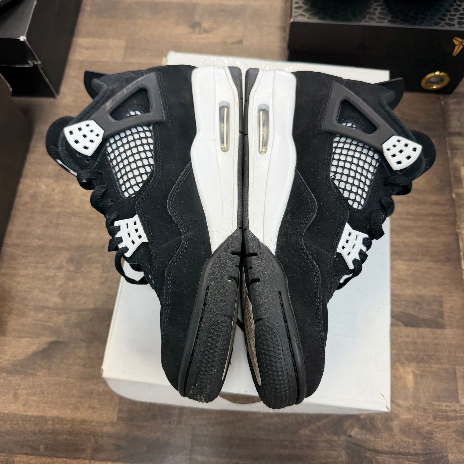 White Thunder Jordan 4 Retro (USED)