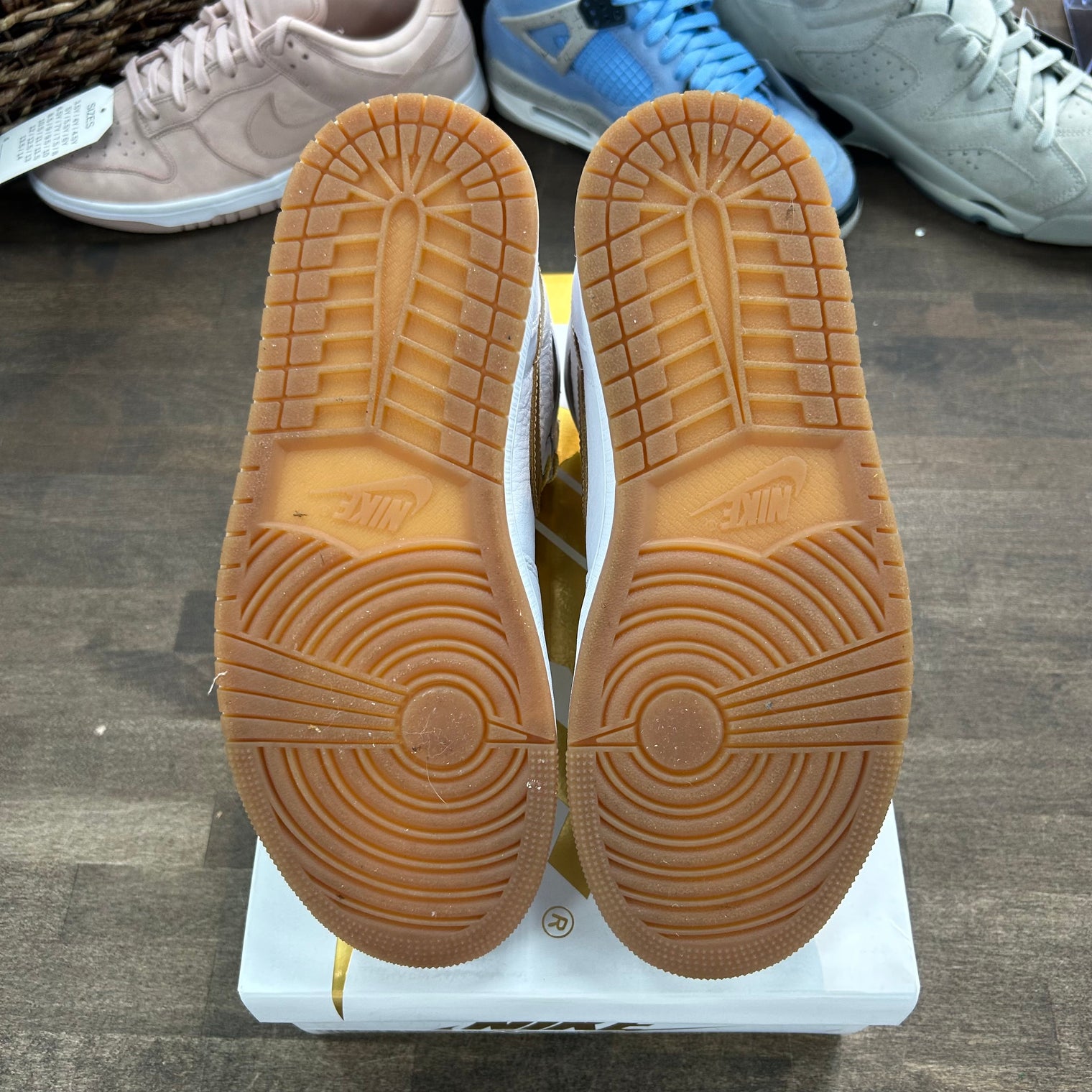 Metallic Gold Jordan 1 Retro High OG (Women's) (USED)