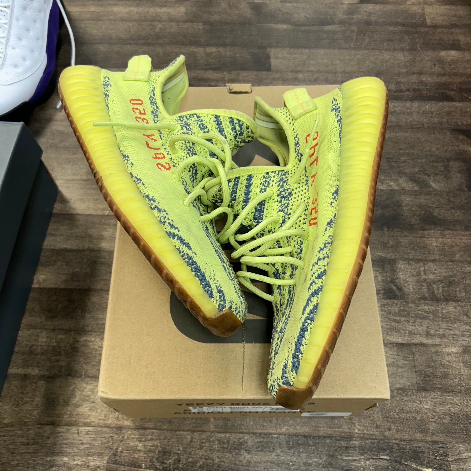 Semi Frozen Yellow adidas Yeezy Boost 350 V2 (USED)