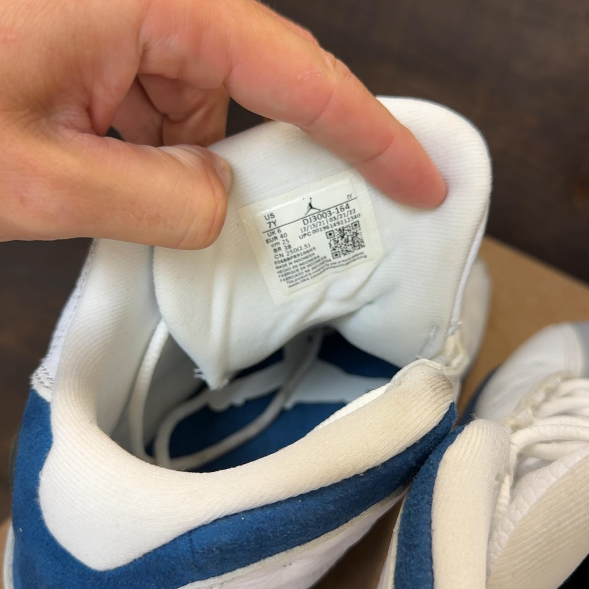 Jordan 13 Retro French Blue (GS) Size 7Y (Pre-Owned) - Image 6