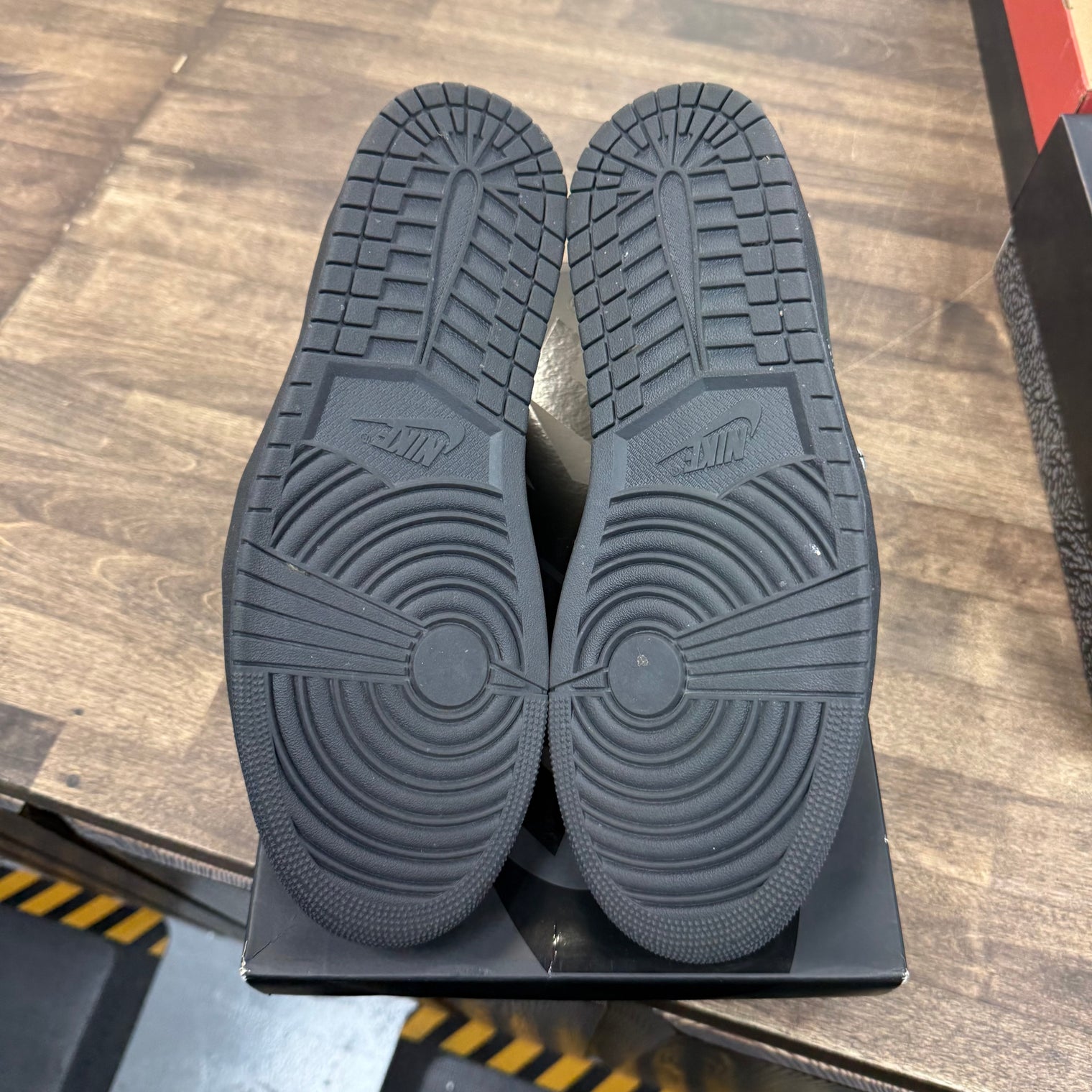 Travis Scott Phantom Jordan 1 Low OG SP (USED)