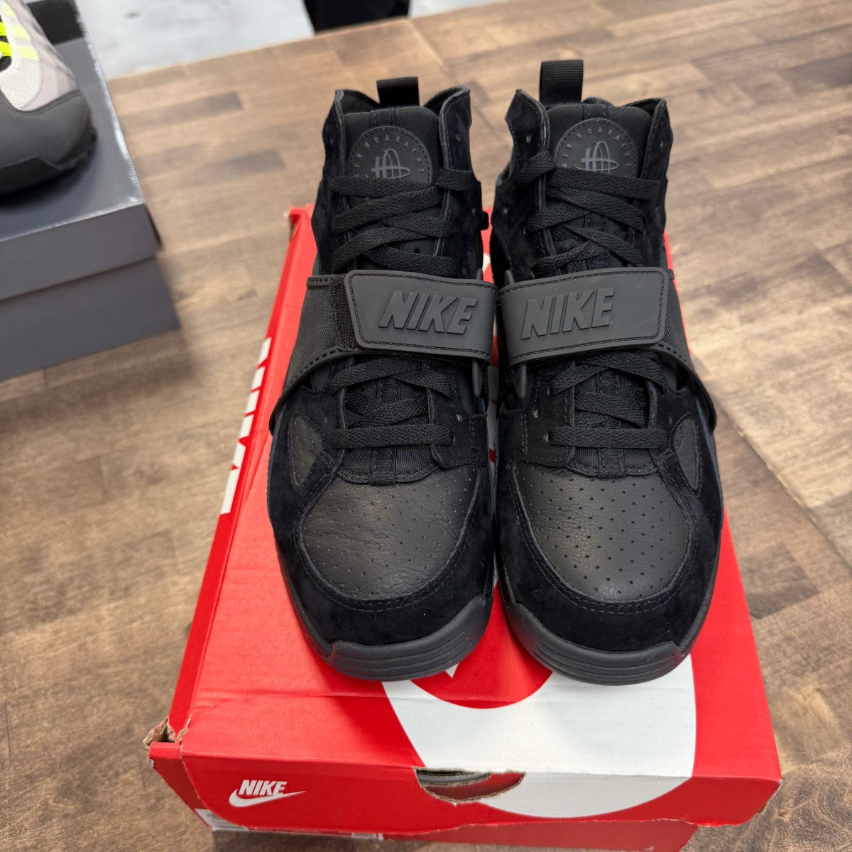 Nike Air Trainer Huarache Triple Black - Image 2