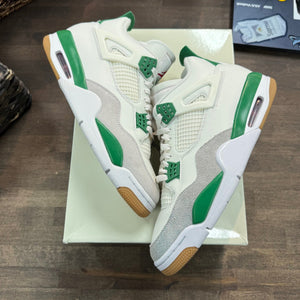Jordan 4 Retro SB Pine Green Size 10.5 (Pre-Owned) - Image 1