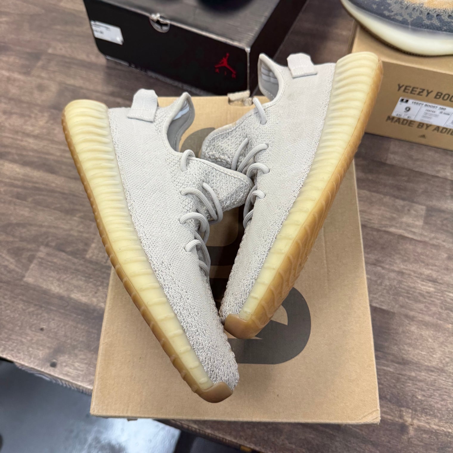Sesame Yeezy 350 (USED)
