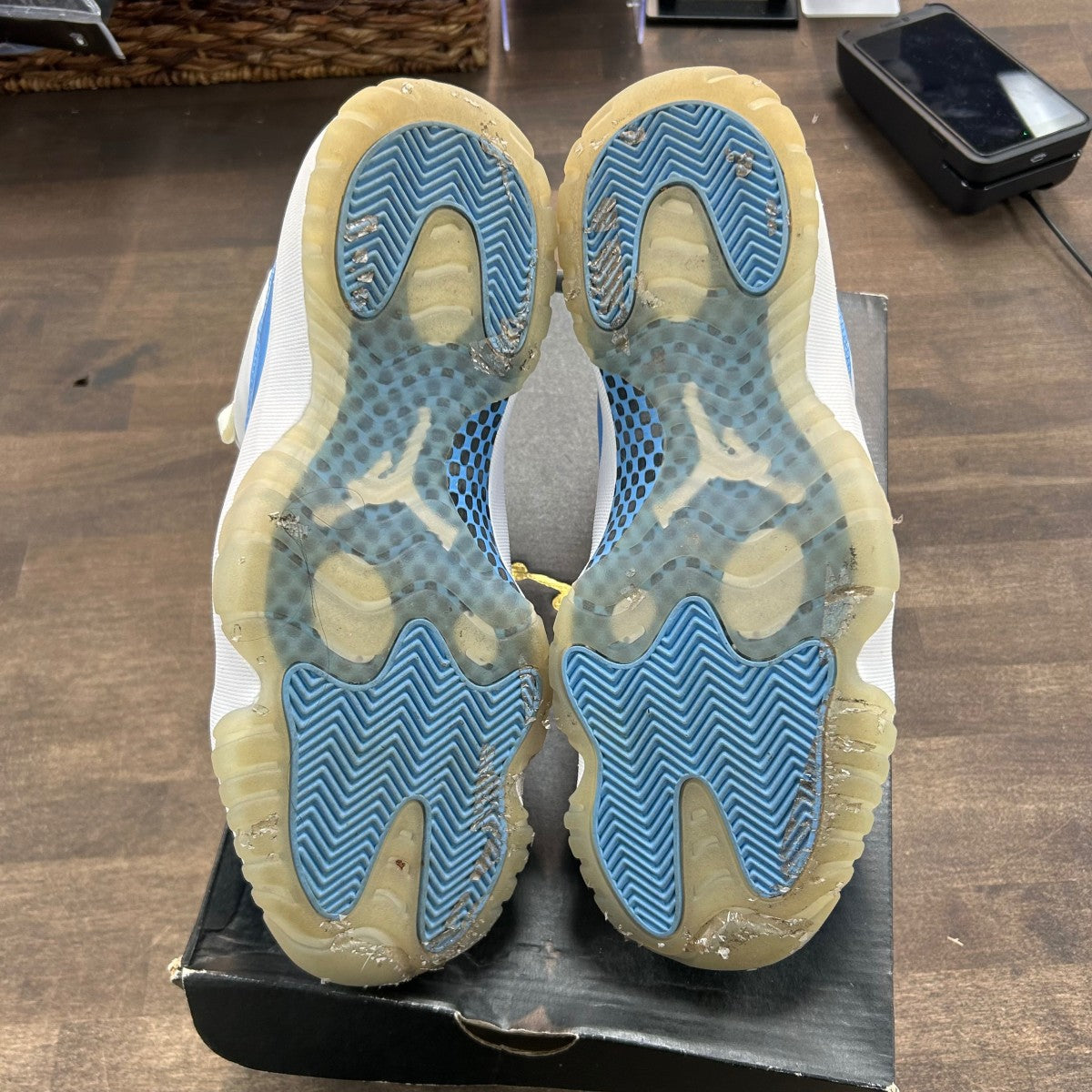 Jordan 11 Retro Low University Blue (2017) - Image 5
