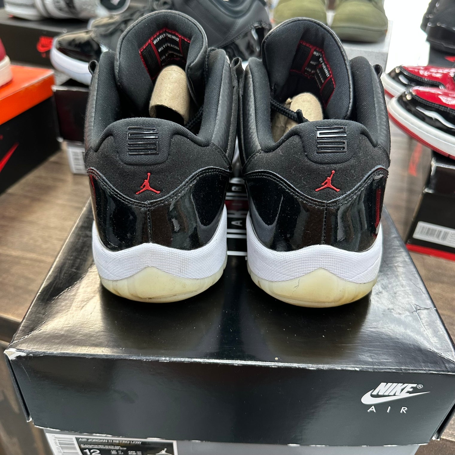 72-10 Jordan 11 Low (USED)