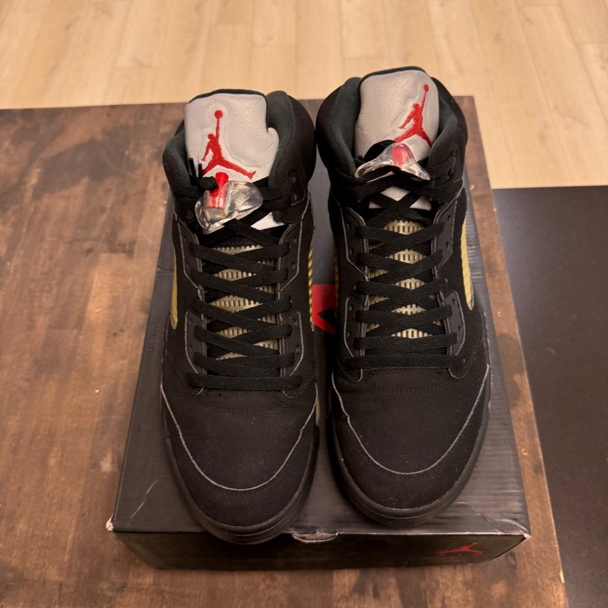 Jordan 5 Retro Black Metallic (2016) Size 13 (Pre-Owned)