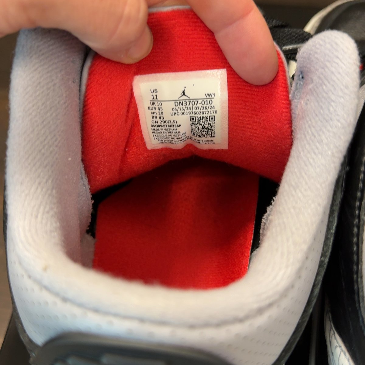 Jordan 3 Retro OG Black Cement (2024) Size 11 (Pre-Owned) - aux