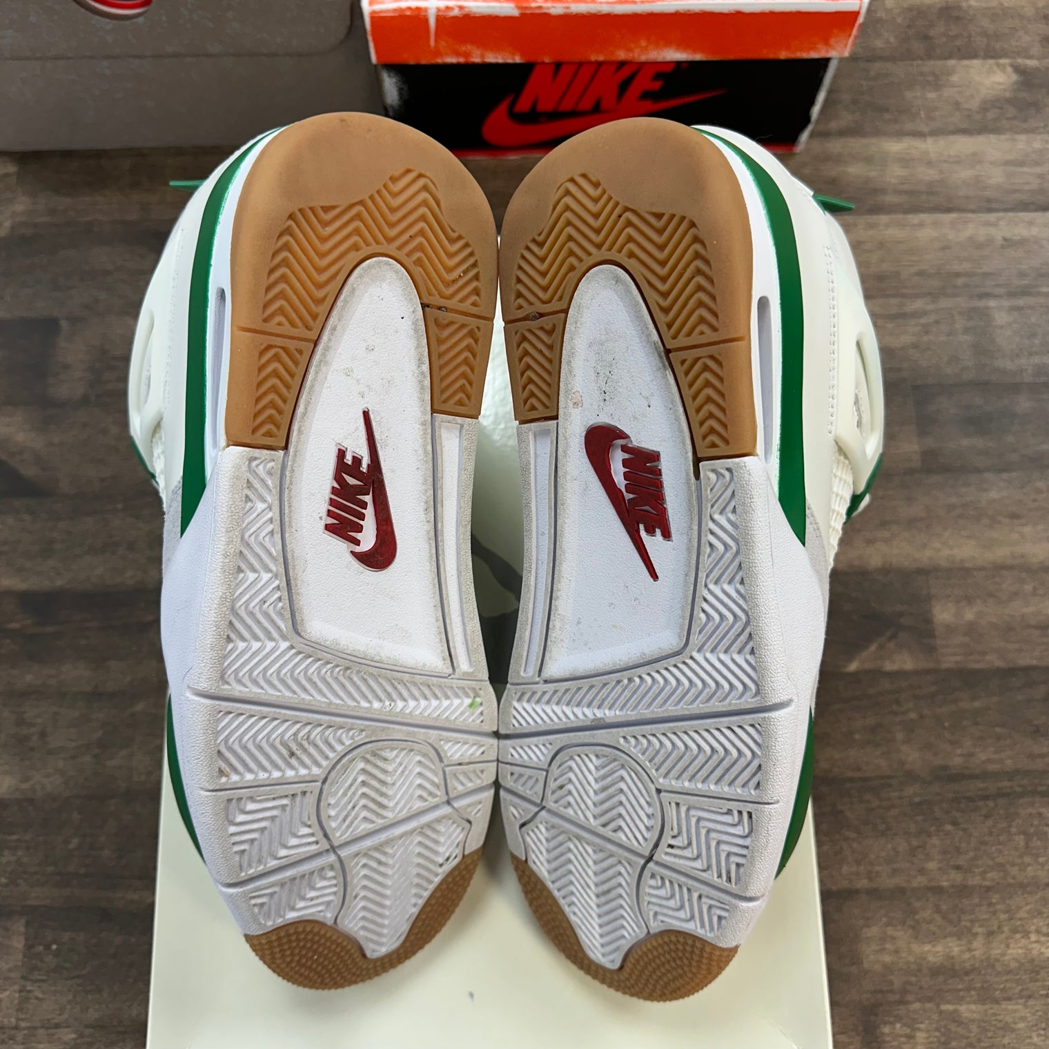 Pine Green SB Jordan 4 Retro (USED)