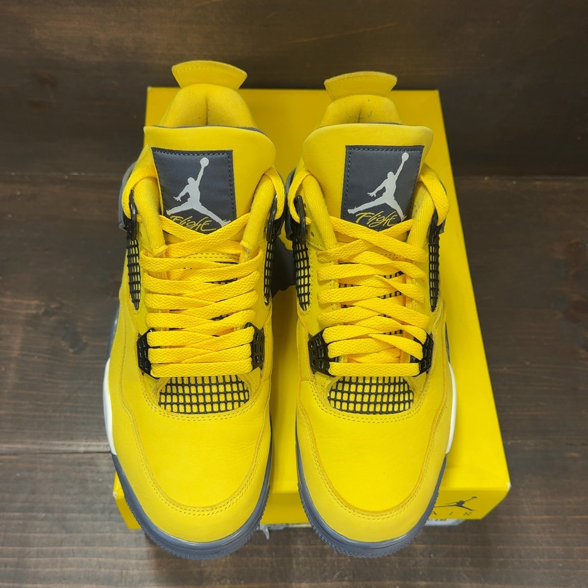 Jordan 4 Retro Lightning (2021) Size 8 (Pre-Owned) - tag