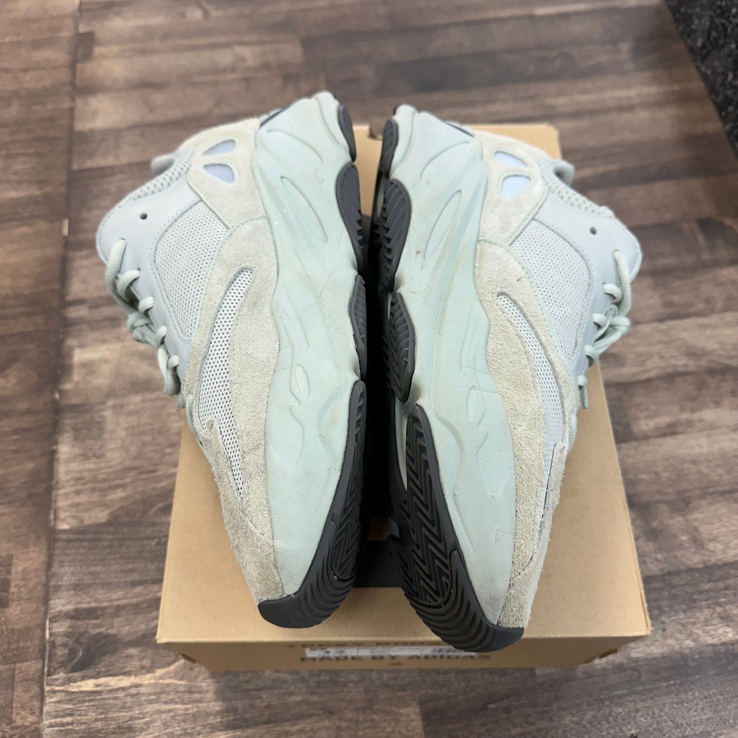 Salt Yeezy 700 (USED)