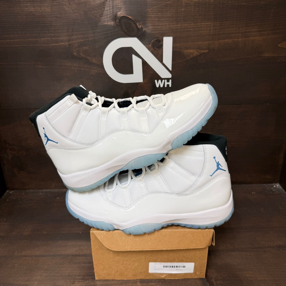 Jordan 11 Retro Legend Blue (2024) Size 13 (Pre-Owned) - Image 1