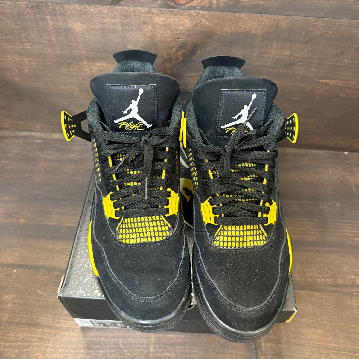 Jordan 4 Retro Thunder (2023) - Image 2