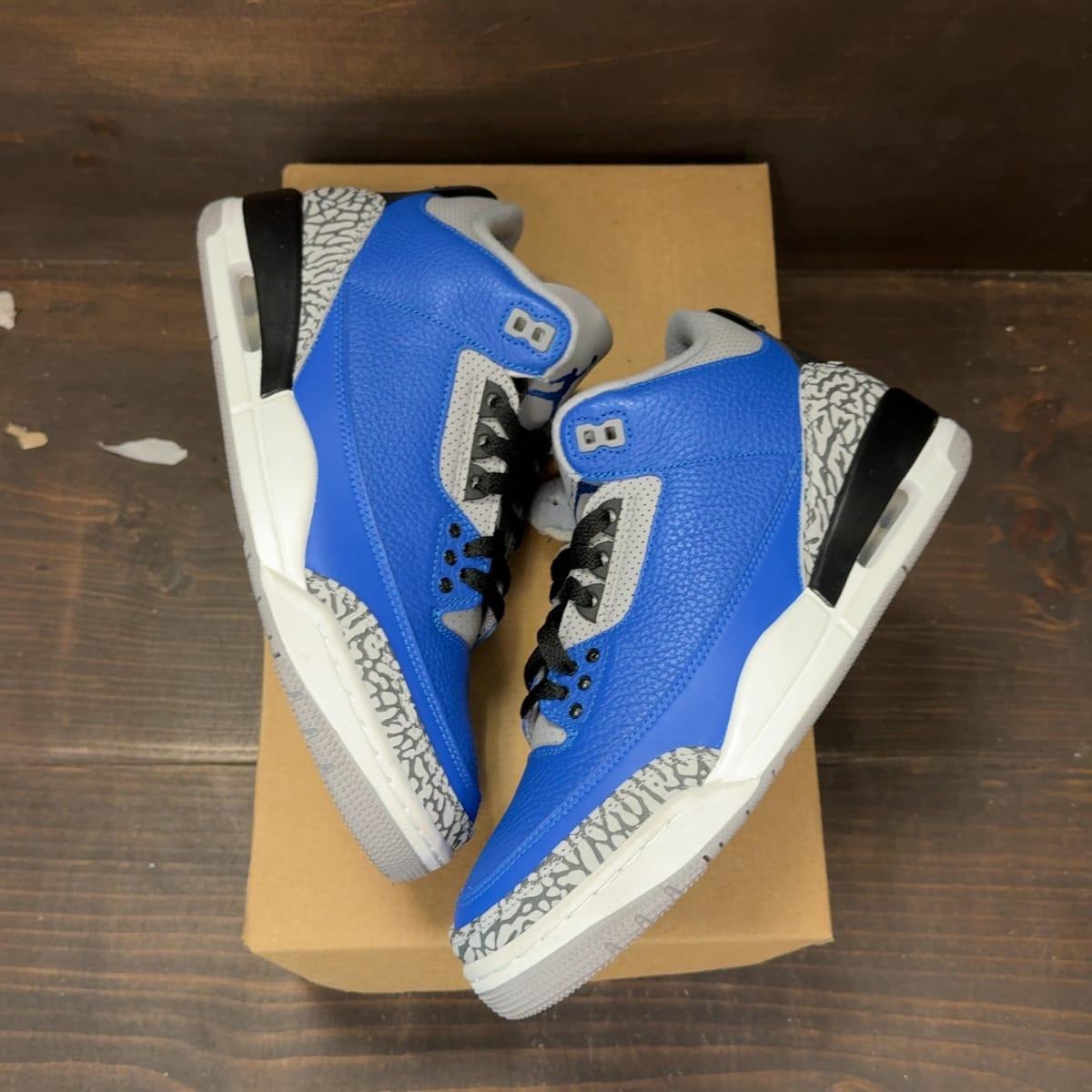Jordan 3 Retro Varsity Royal Cement Size 8.5 (Pre-Owned) - back