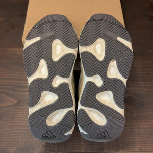 adidas Yeezy Boost 700 V2 Cream Size 4 (Pre-Owned) - Image 8
