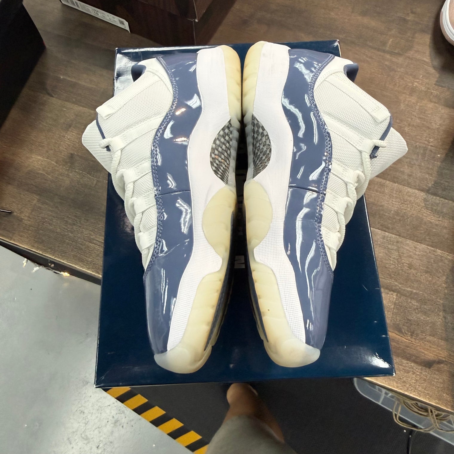 Diffused Blue Jordan 11 Retro Low (USED)