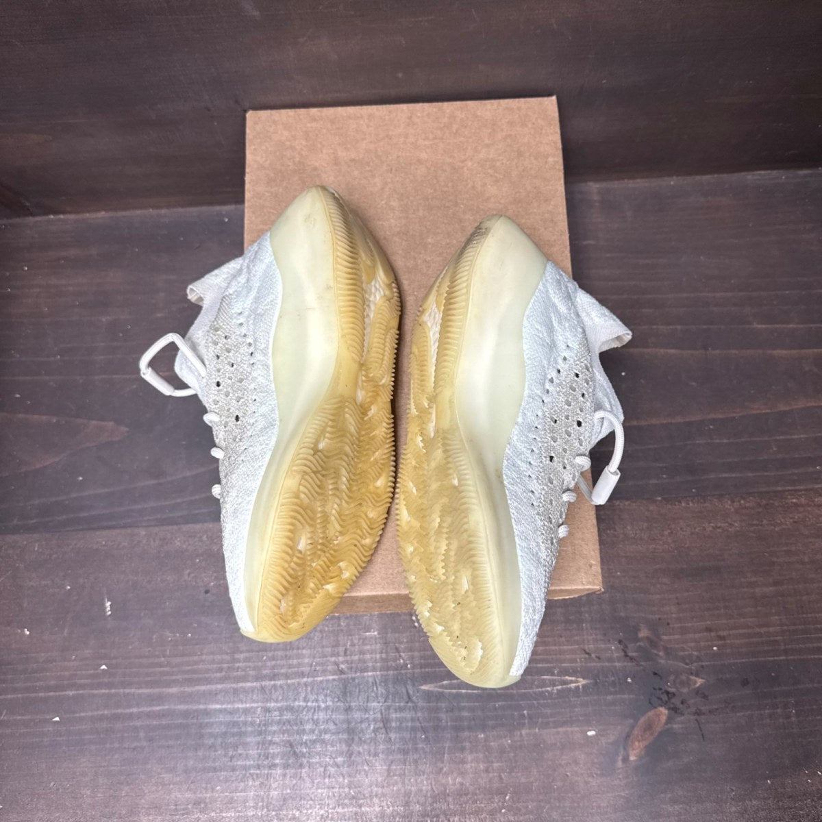 adidas Yeezy Boost 380 Calcite Glow Size 7.5 (Pre-Owned) - side