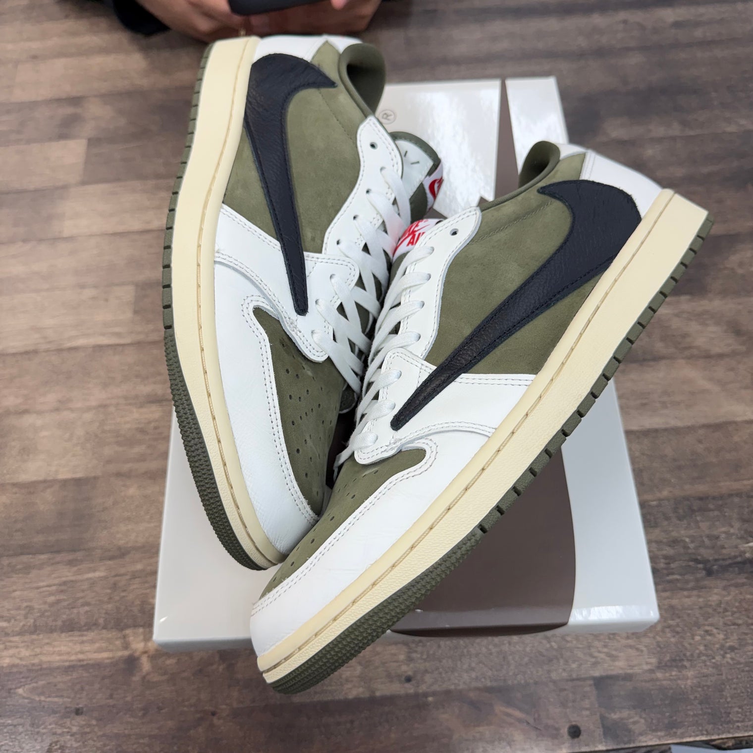 Travis Scott Medium Olive Jordan 1 Retro Low OG SP (Lightly Worn)