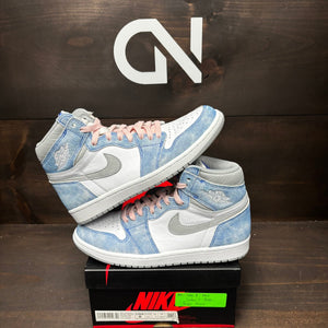Jordan 1 Retro High OG Hyper Royal - Image 1