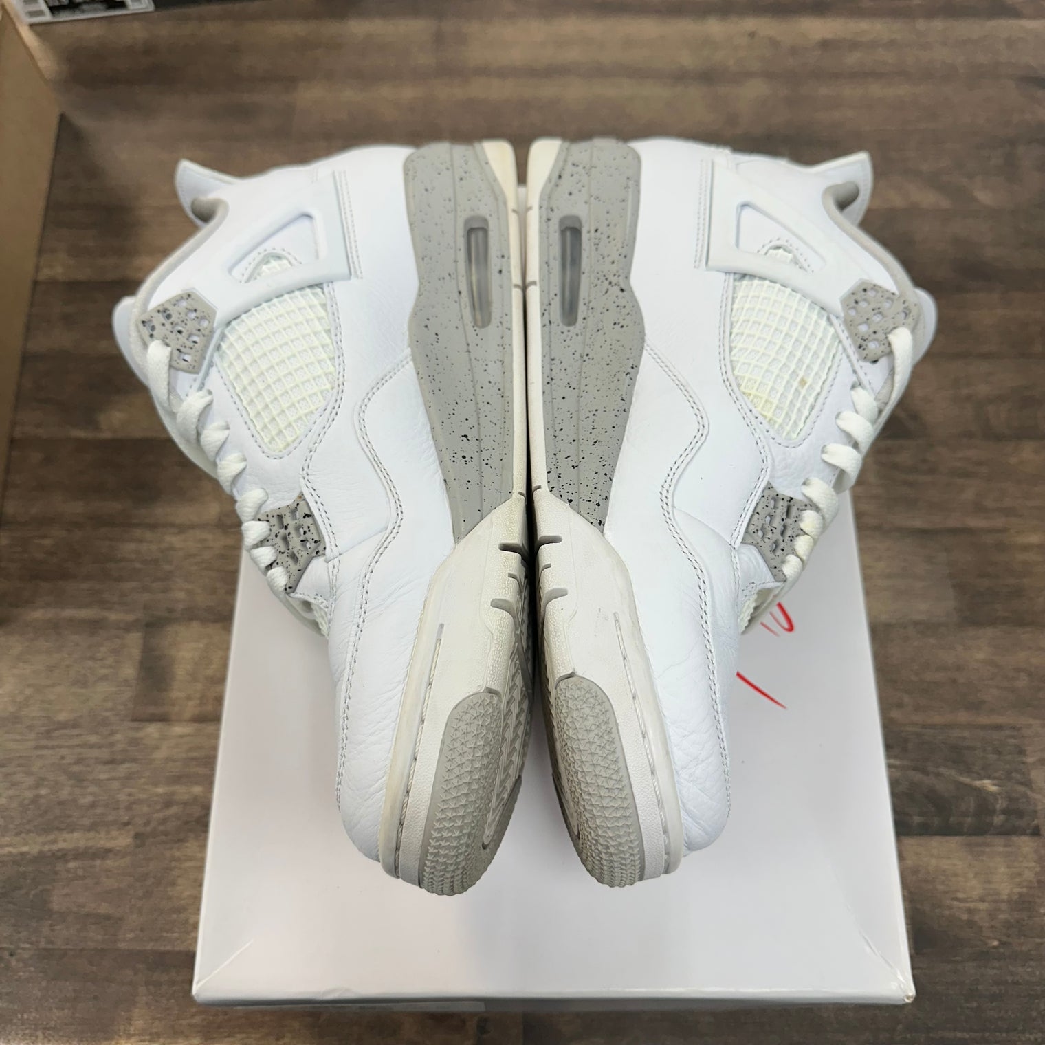 White Oreo Jordan 4 (2021) (USED)