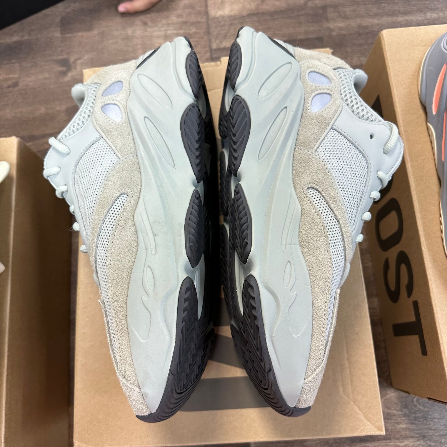 Salt Yeezy 700 (USED, Replacement Box)