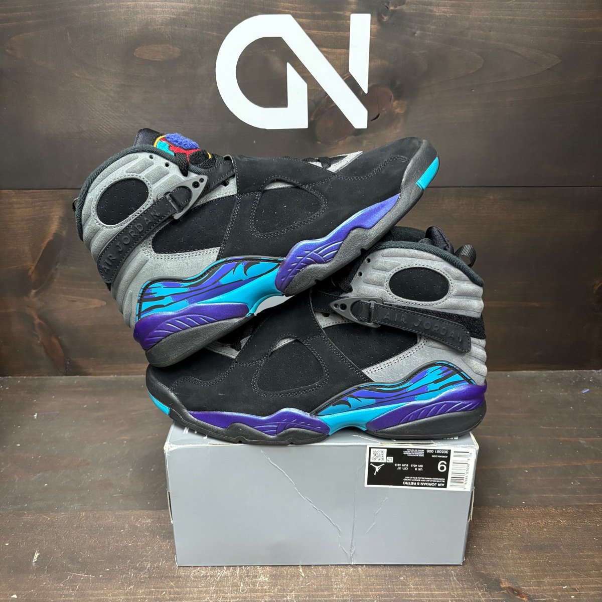 Jordan 8 Retro Aqua (2025) Size 9 (Pre-Owned) - front