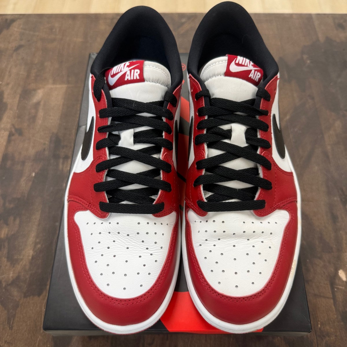 Jordan 1 Retro Low OG Chicago (2025) - Image 2