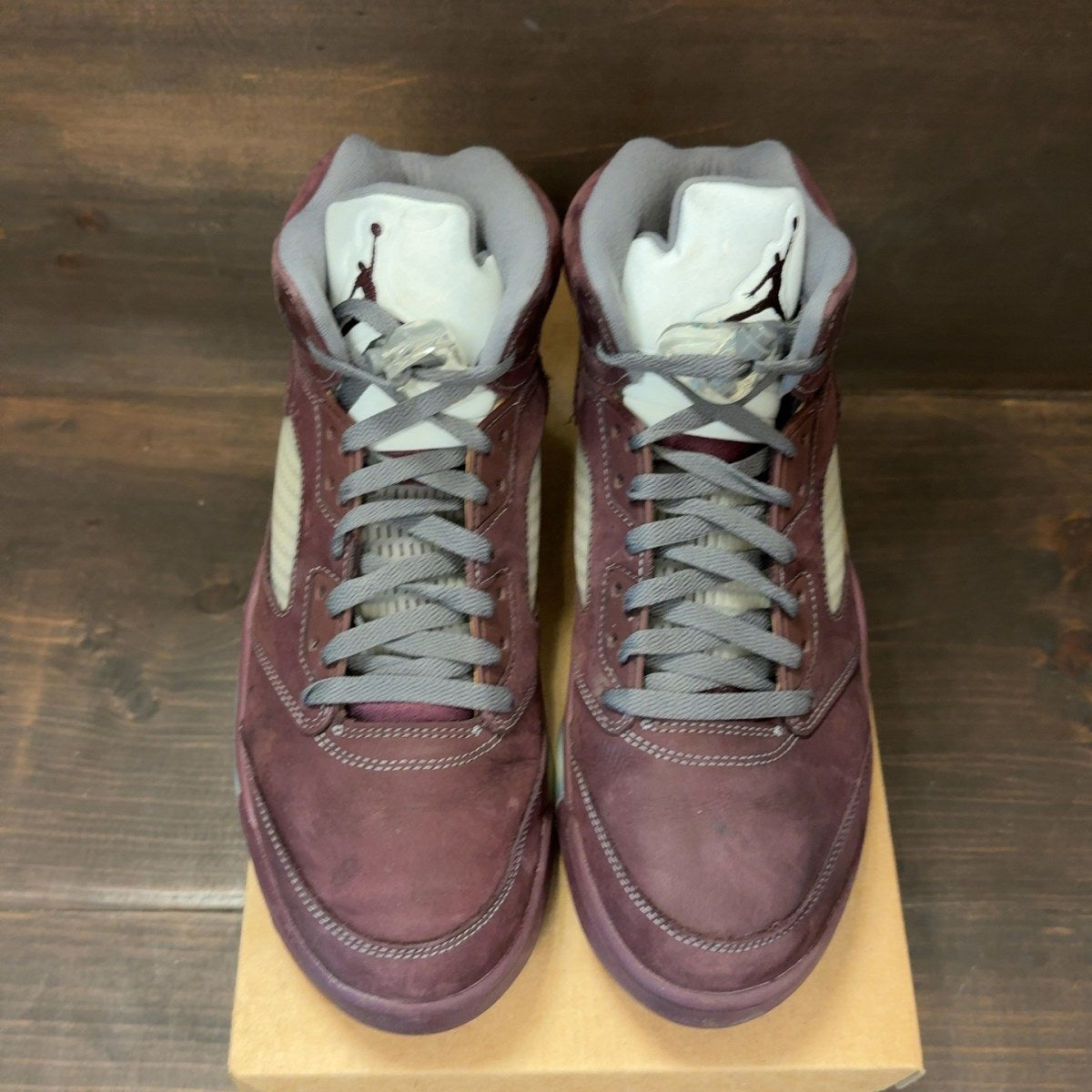 Jordan 5 Retro Burgundy (2023) Size 10.5 (Pre-Owned) - Image 3