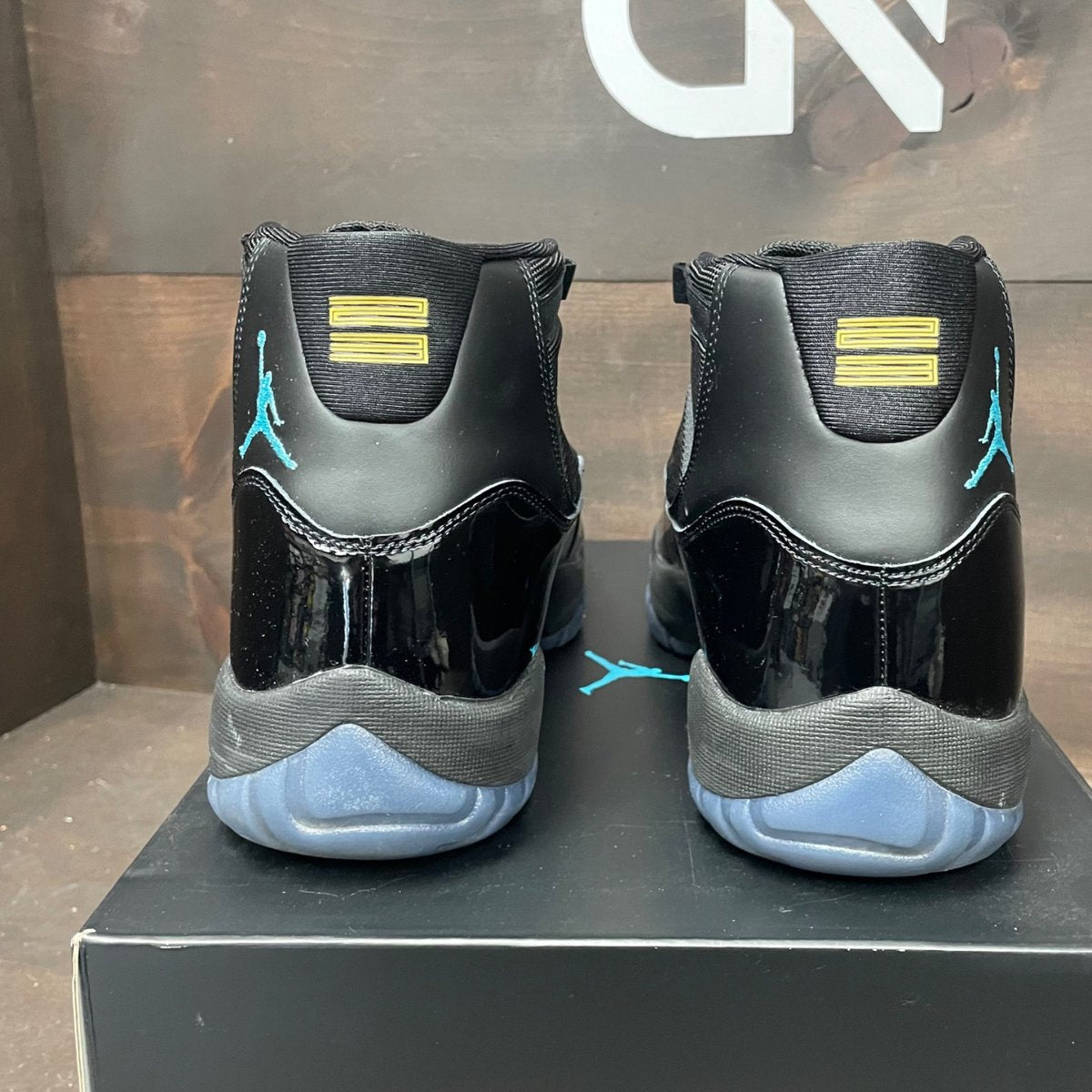 Jordan 11 Retro Gamma Blue (2025) Size 13 (Pre-Owned) - side