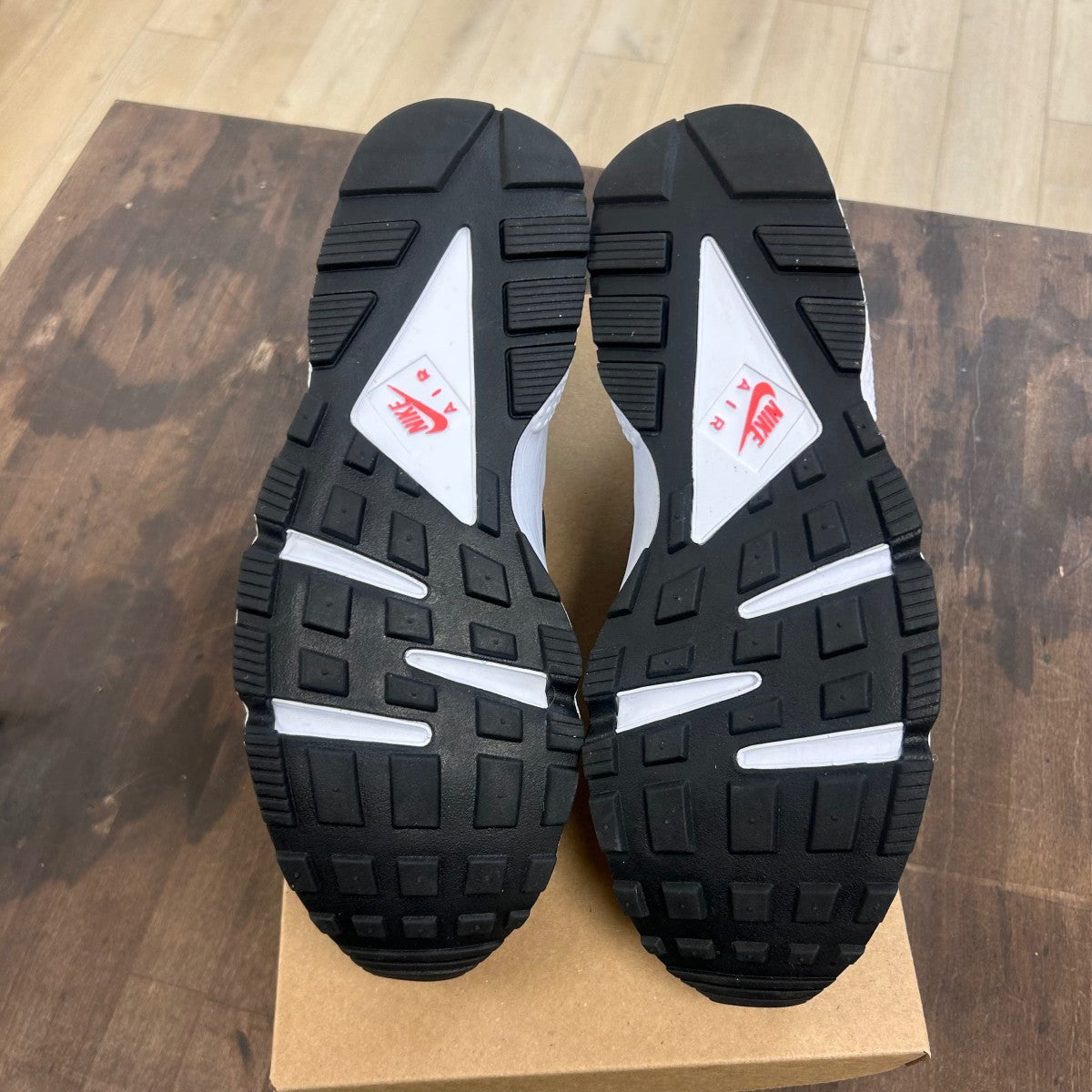 Nike Air Huarache White Blue Hero Size 13 (Pre-Owned) - Image 5