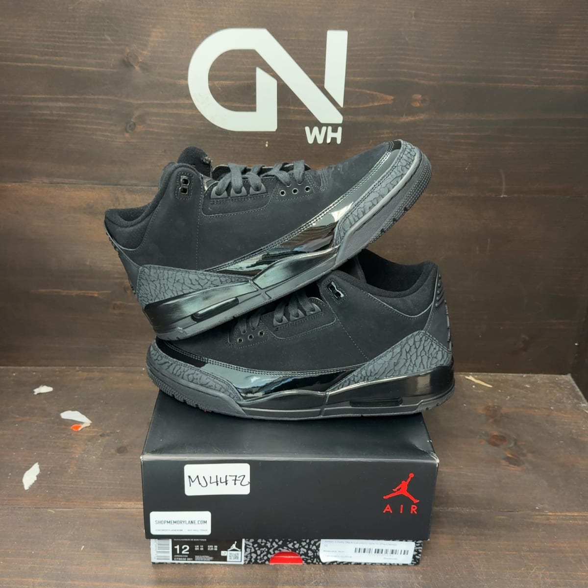 Jordan 3 Retro Black Cat (2025) Size 12 (Pre-Owned) - front
