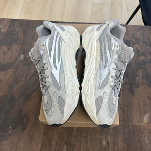 adidas Yeezy Boost 700 V2 Static Size 10.5 (Pre-Owned) - Image 3