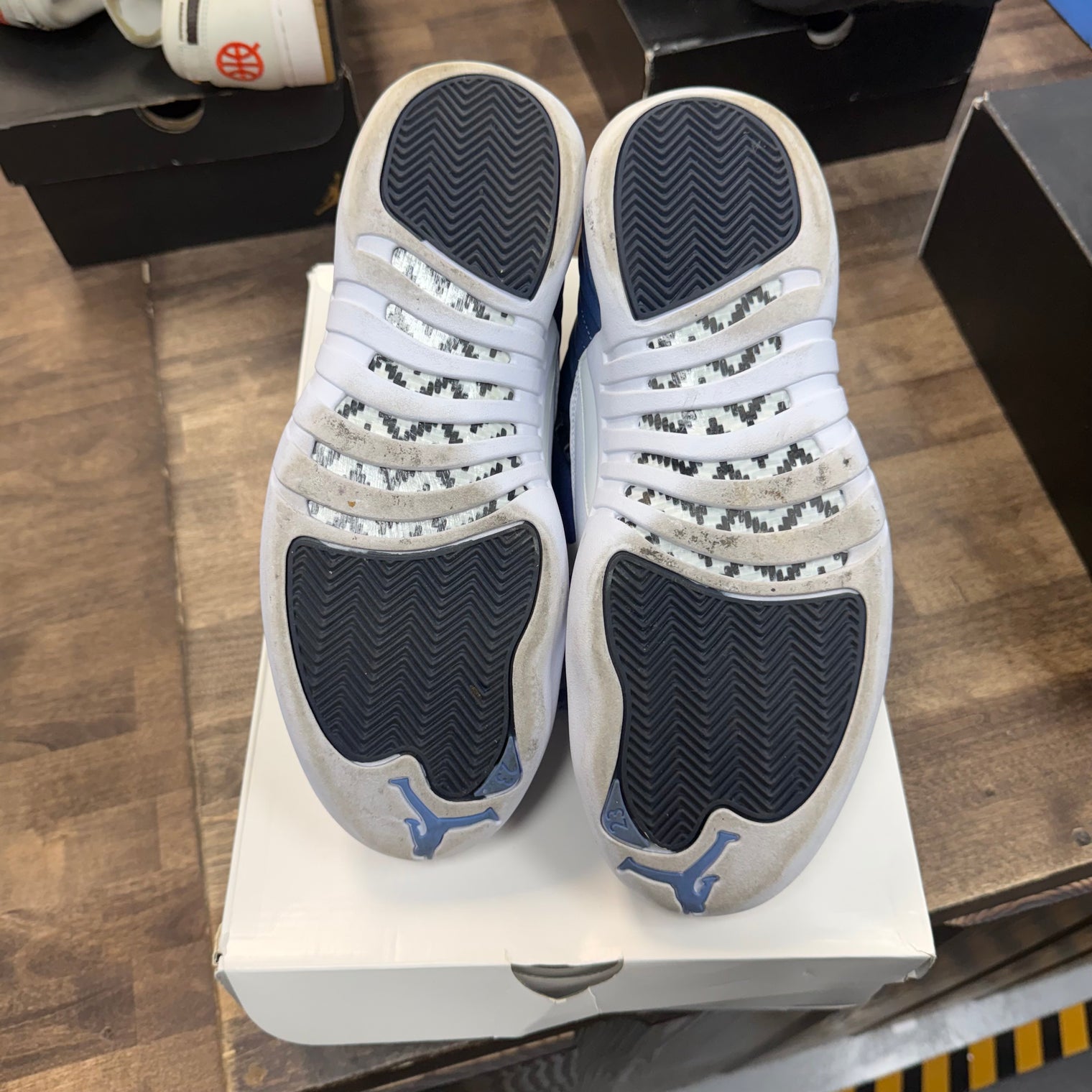 Indigo Jordan 12 Retro (USED)