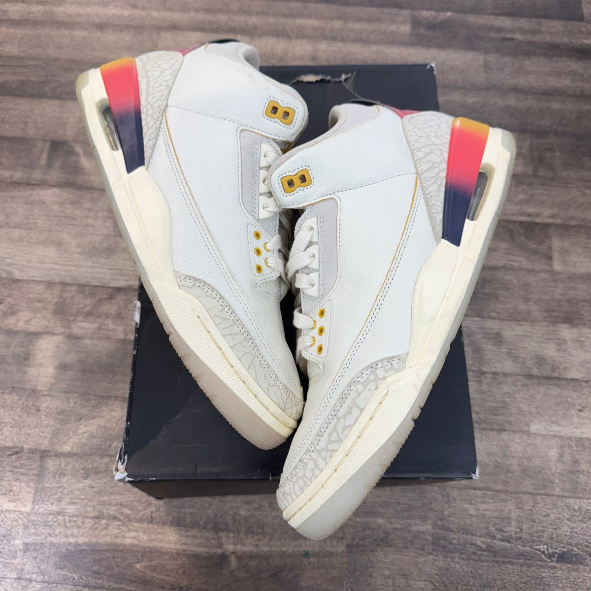 Jordan 3 Retro SP J Balvin Medellín Sunset Size 10 (Pre-Owned) - Image 1