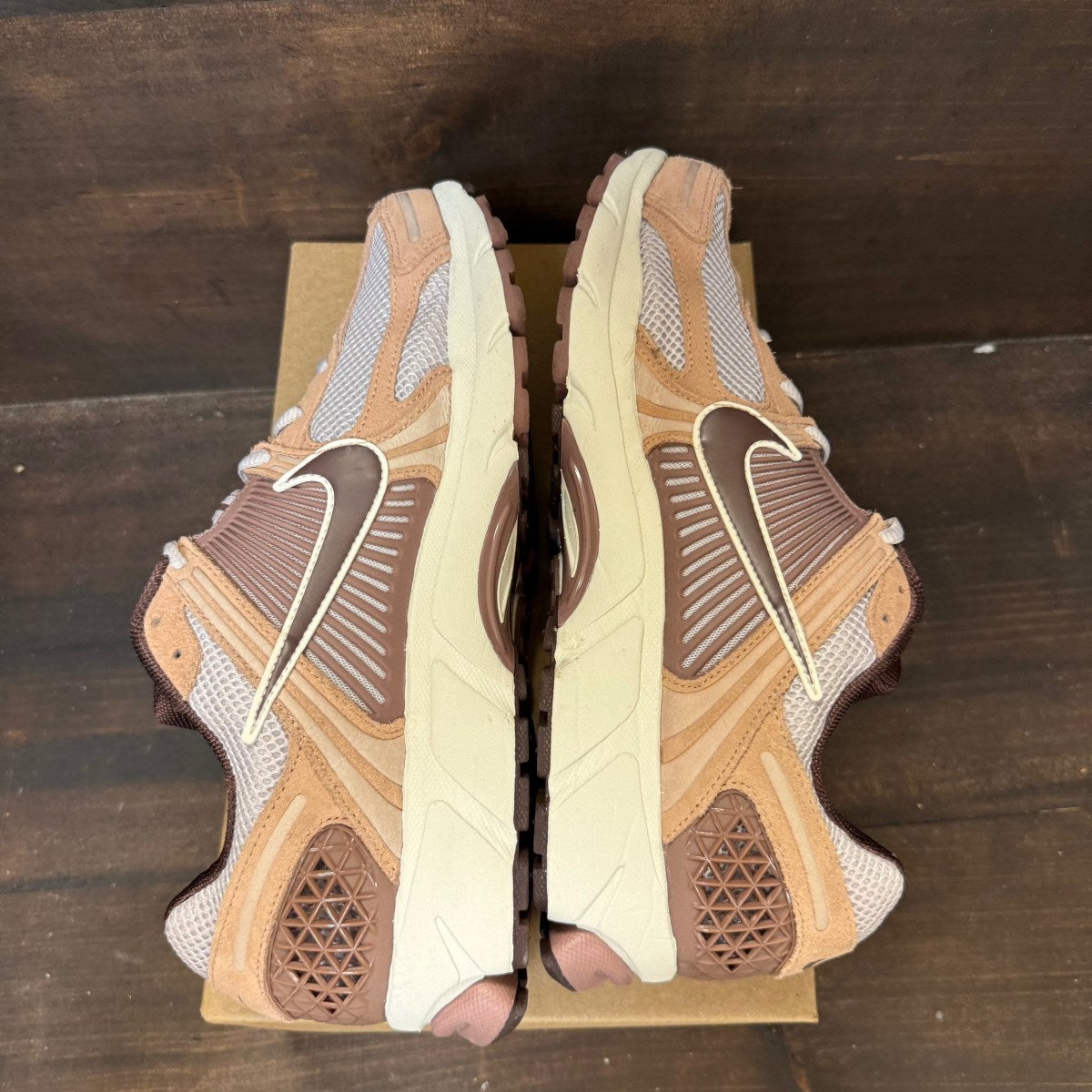 Nike Zoom Vomero 5 Dusted Clay Size 12 (Pre-Owned) - Image 5