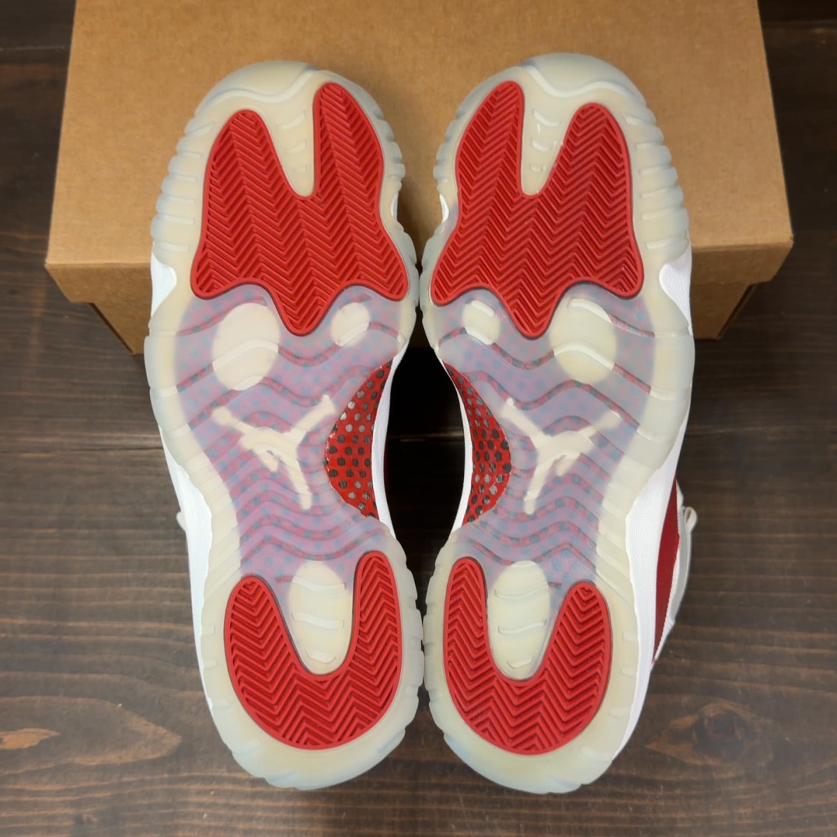 Jordan 11 Retro Cherry (2022) Size 11 (Pre-Owned) - Image 6