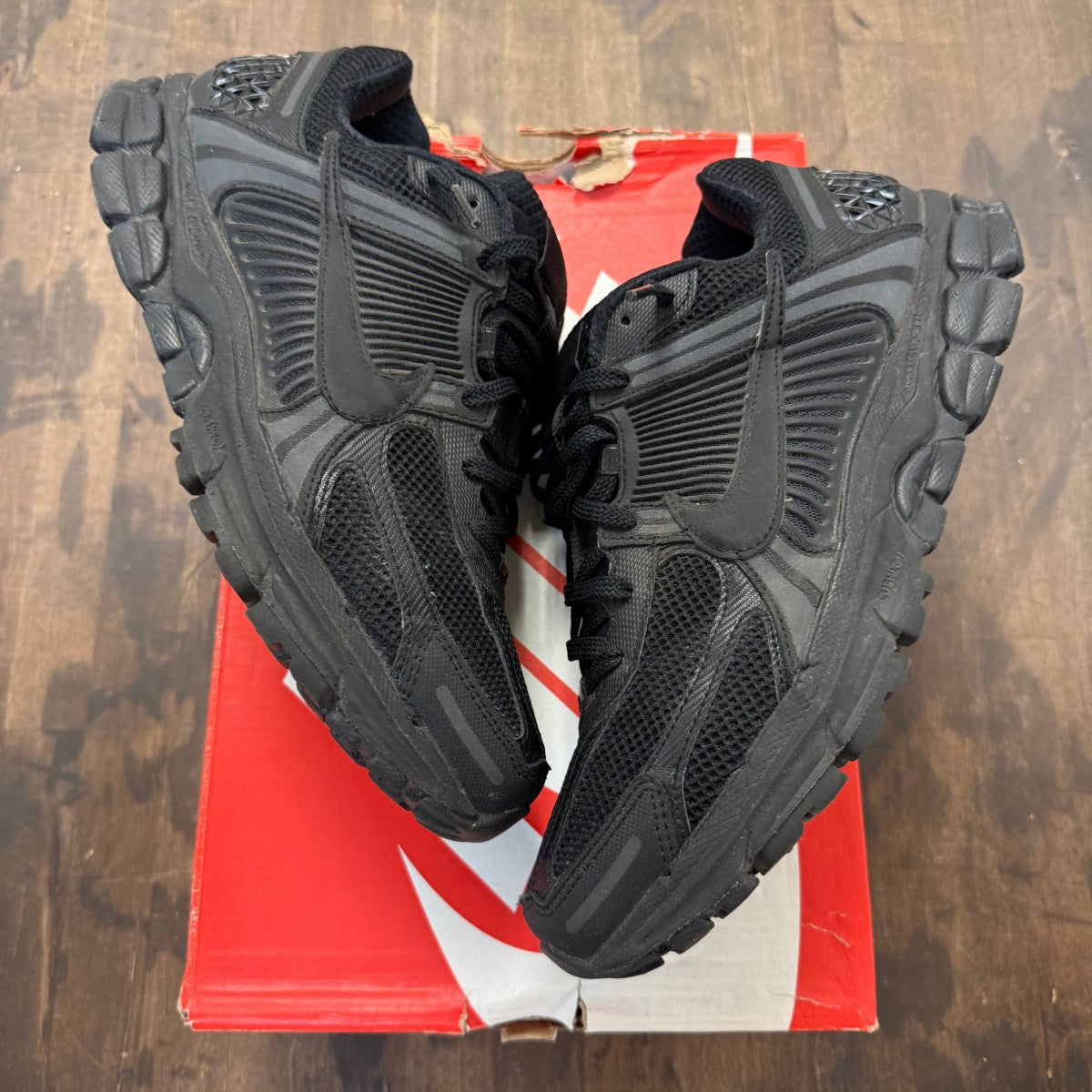Nike Zoom Vomero 5 Triple Black - Image 1