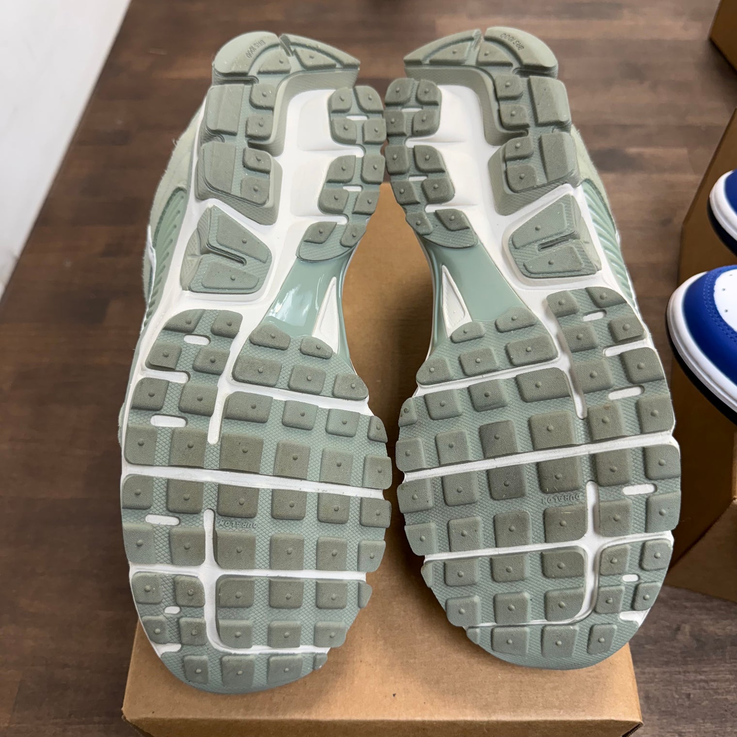 Jade Horizon Vomero 5 (USED, No Box)