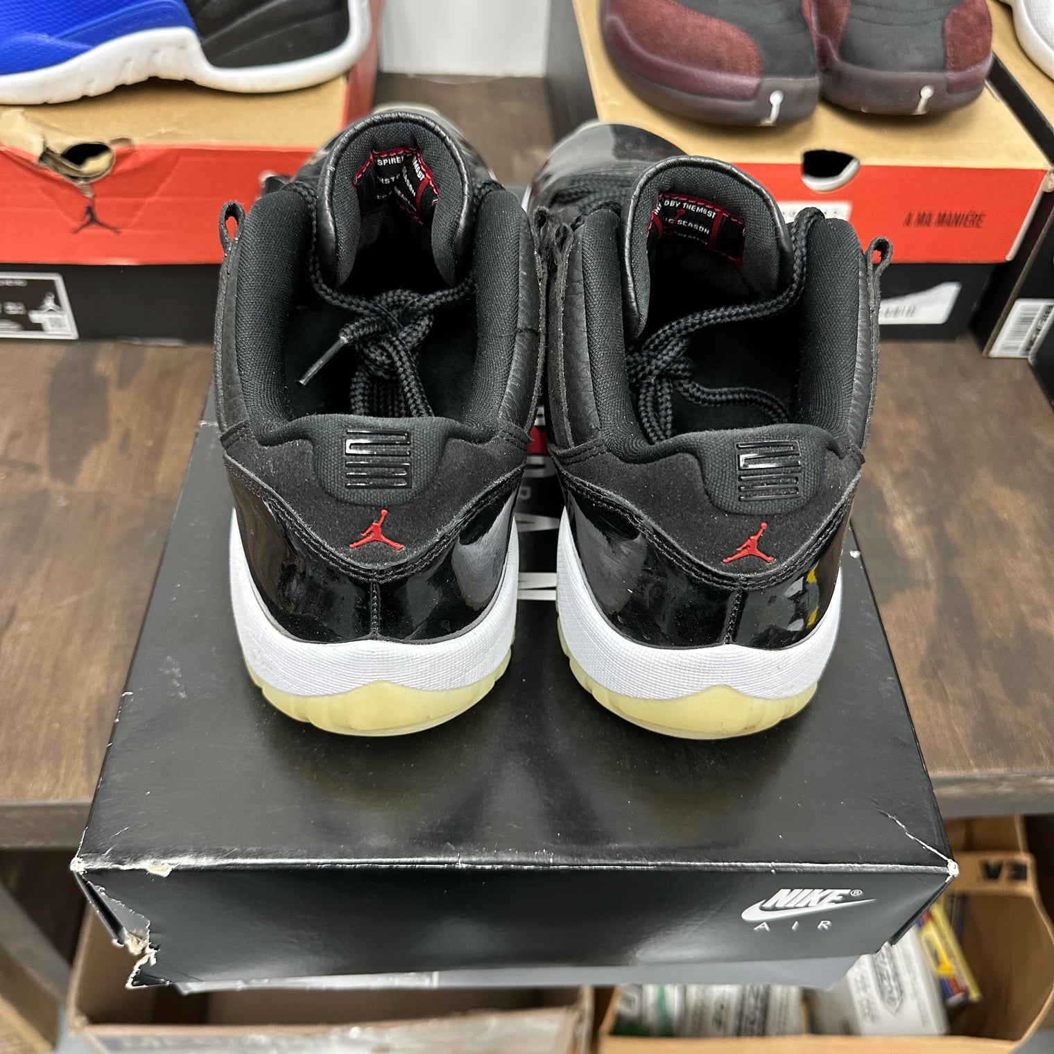 72-10 Jordan 11 Low (USED)