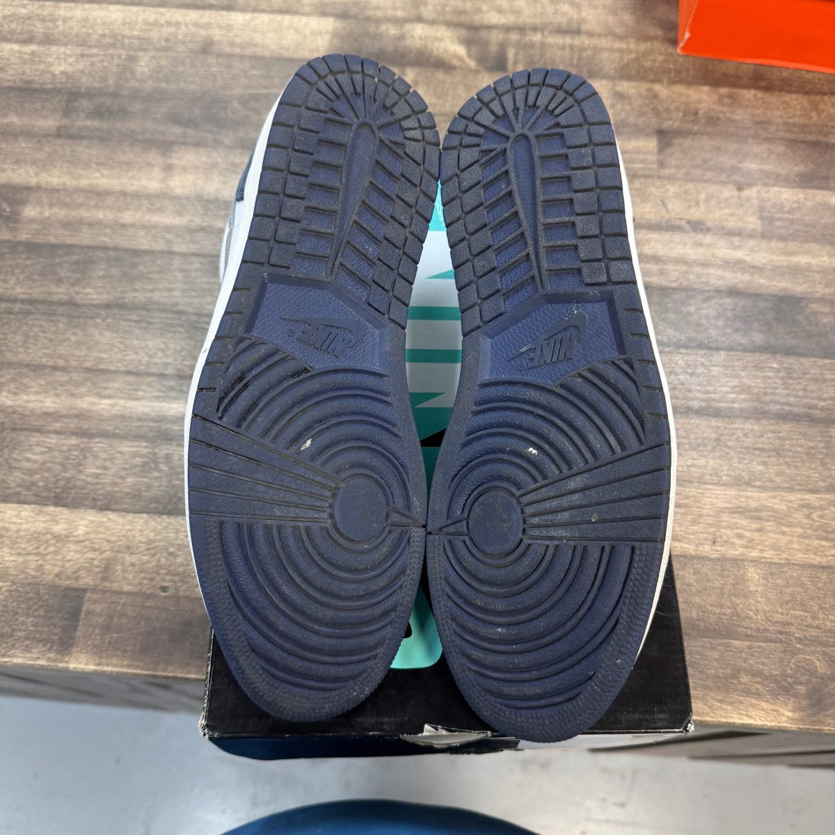 Jordan 1 Low SB Midnight Navy - Image 6