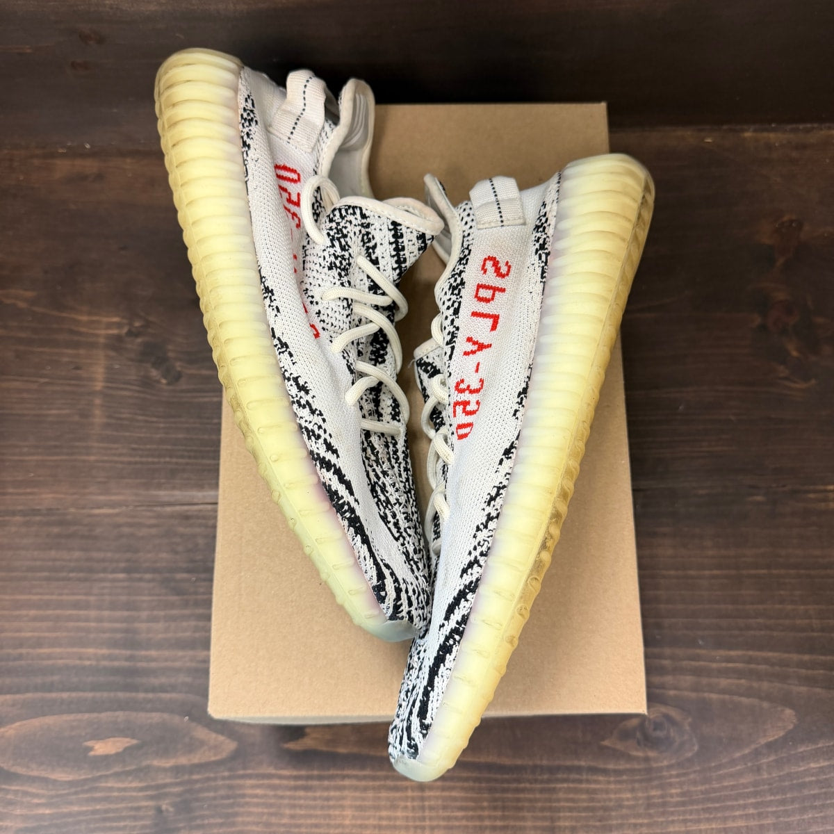 adidas Yeezy Boost 350 V2 Zebra Size 11 (Pre-Owned) - Image 2